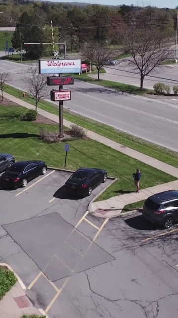 Example video of a reverse and reveal of subject